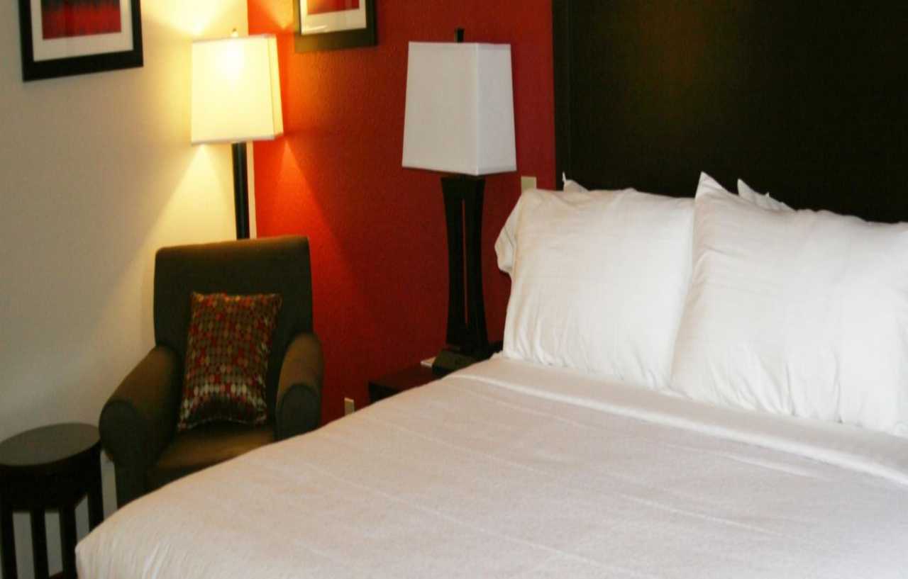 Holiday Inn Guin By Ihg Twin Esterno foto