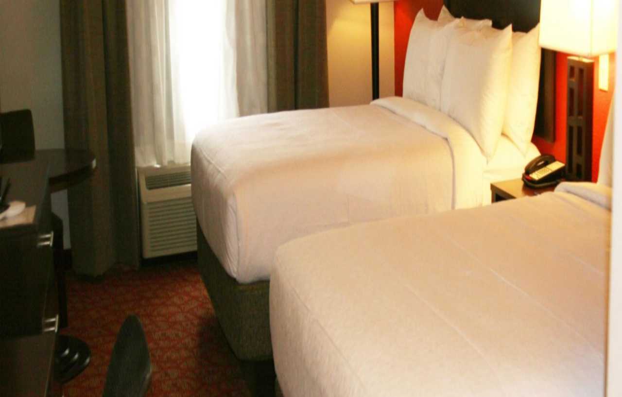 Holiday Inn Guin By Ihg Twin Esterno foto